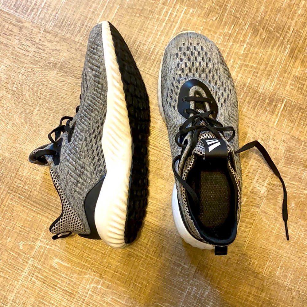 Adidas Running Shoes Size 6 (fits like 7)
